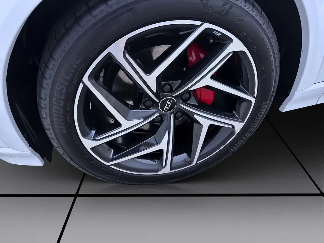 Audi Q6 e-tron - Thumbnail 9