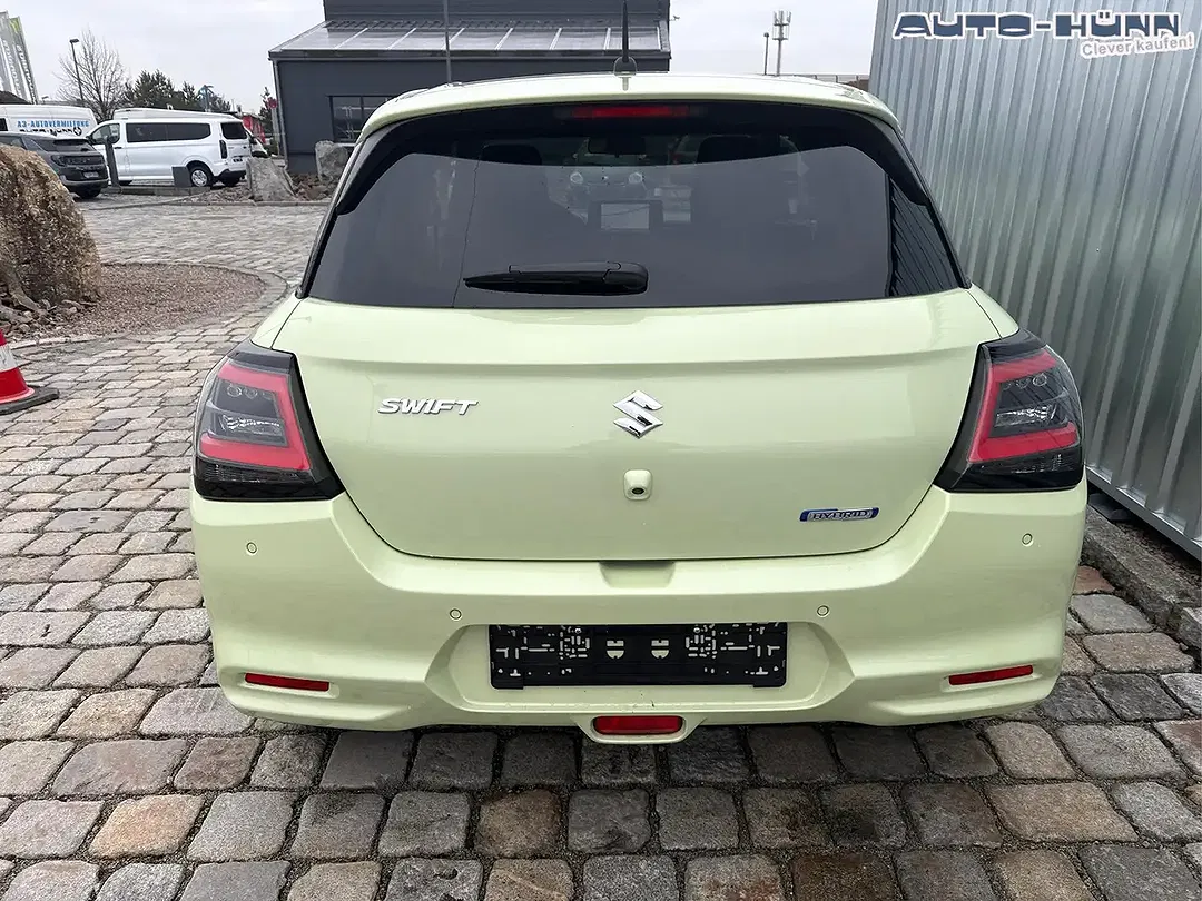 Suzuki Swift - Thumbnail 11