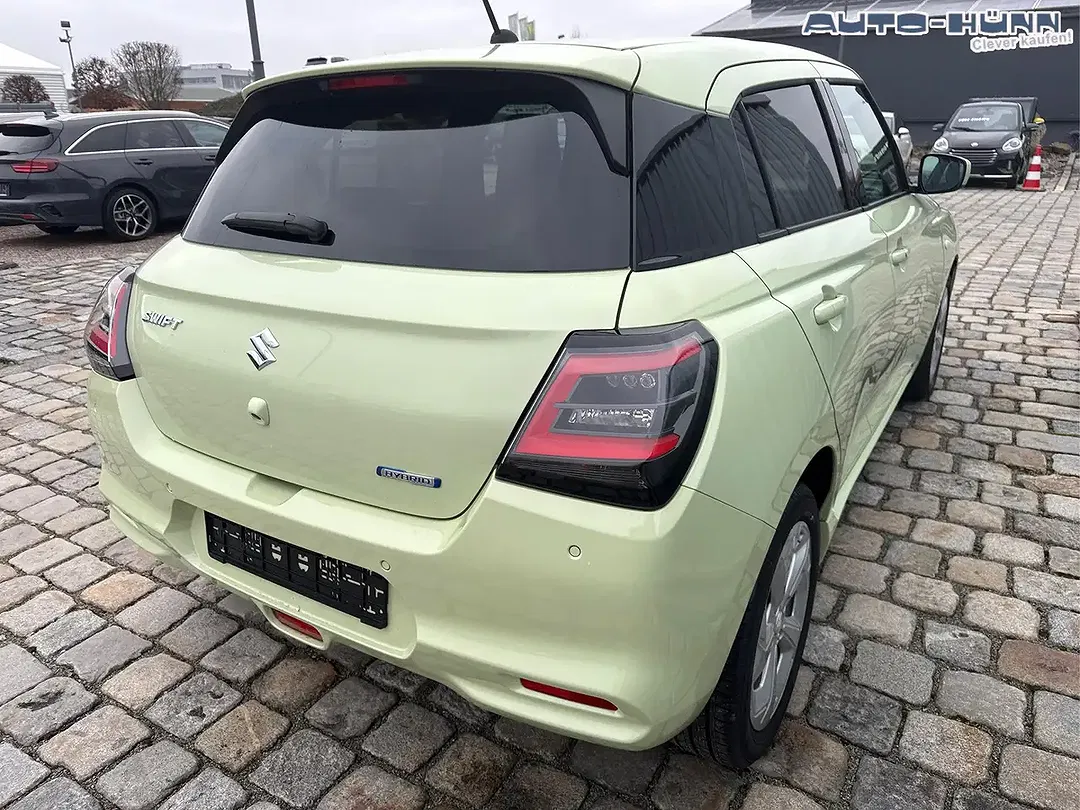 Suzuki Swift - Thumbnail 4