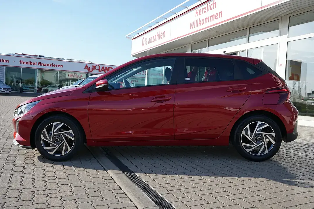 Hyundai i20 - Thumbnail 2