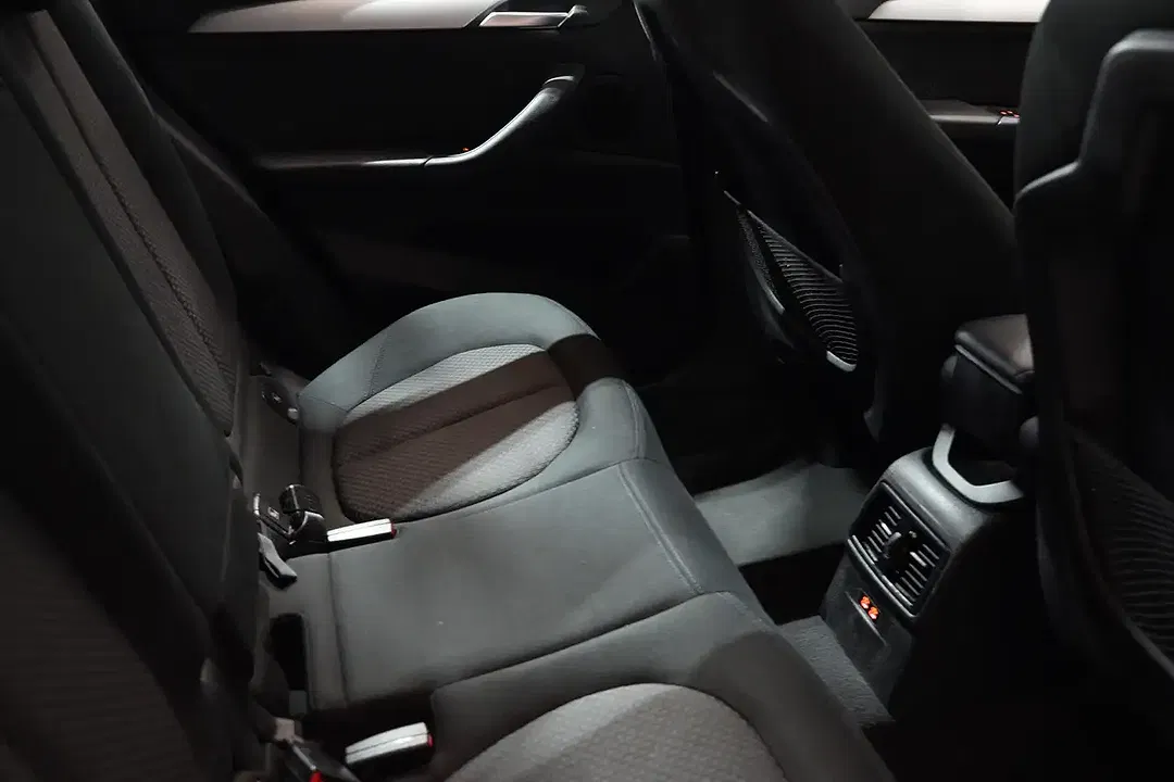 BMW X1 - Thumbnail 10