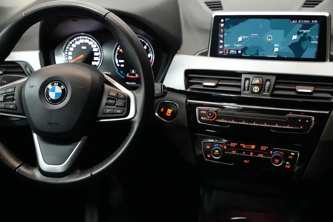 BMW X1 - Thumbnail 11