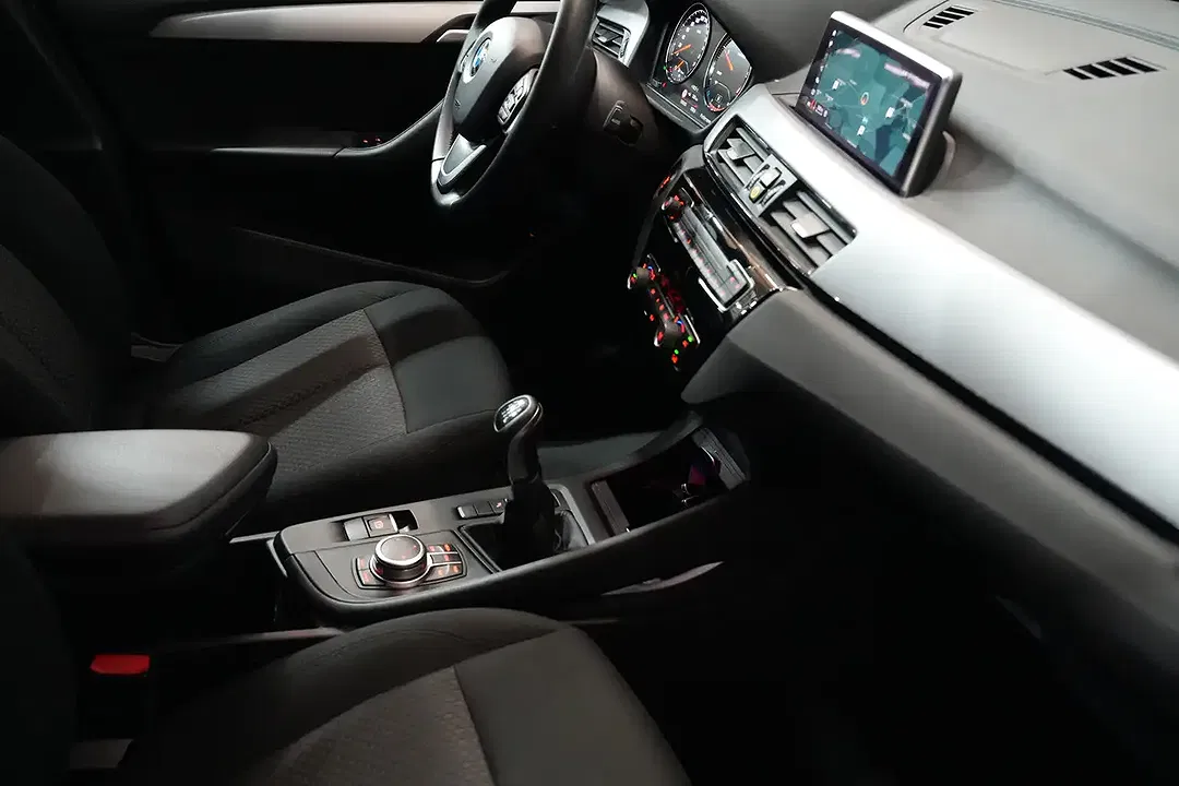 BMW X1 - Thumbnail 9