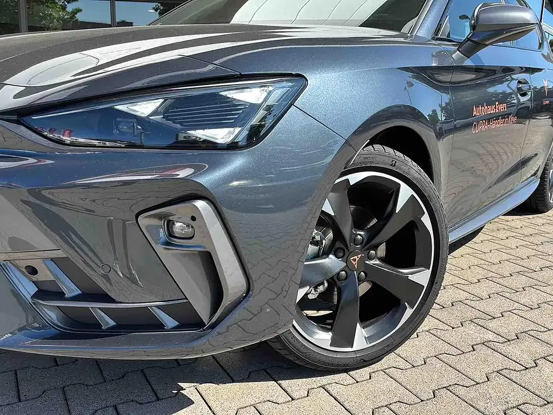CUPRA Leon - Thumbnail 2