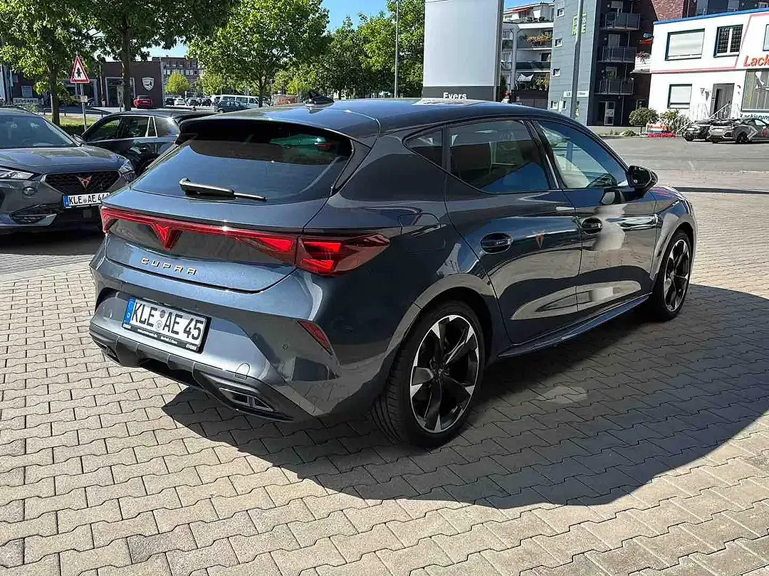 CUPRA Leon - Thumbnail 6