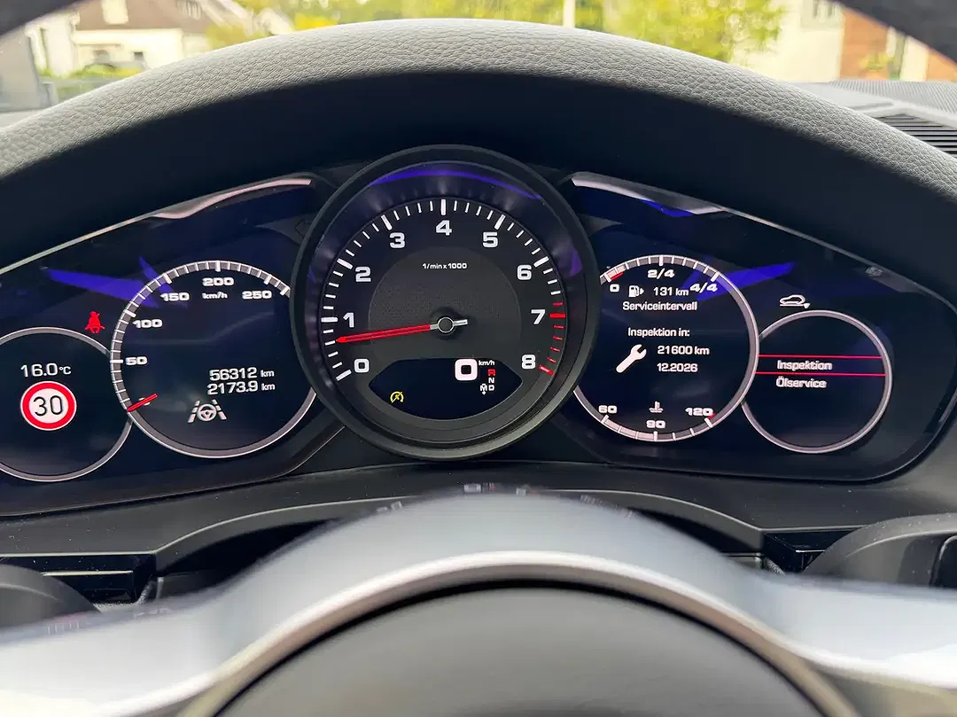 Porsche Cayenne - Thumbnail 15