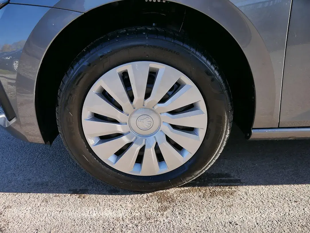 Skoda Scala - Thumbnail 5