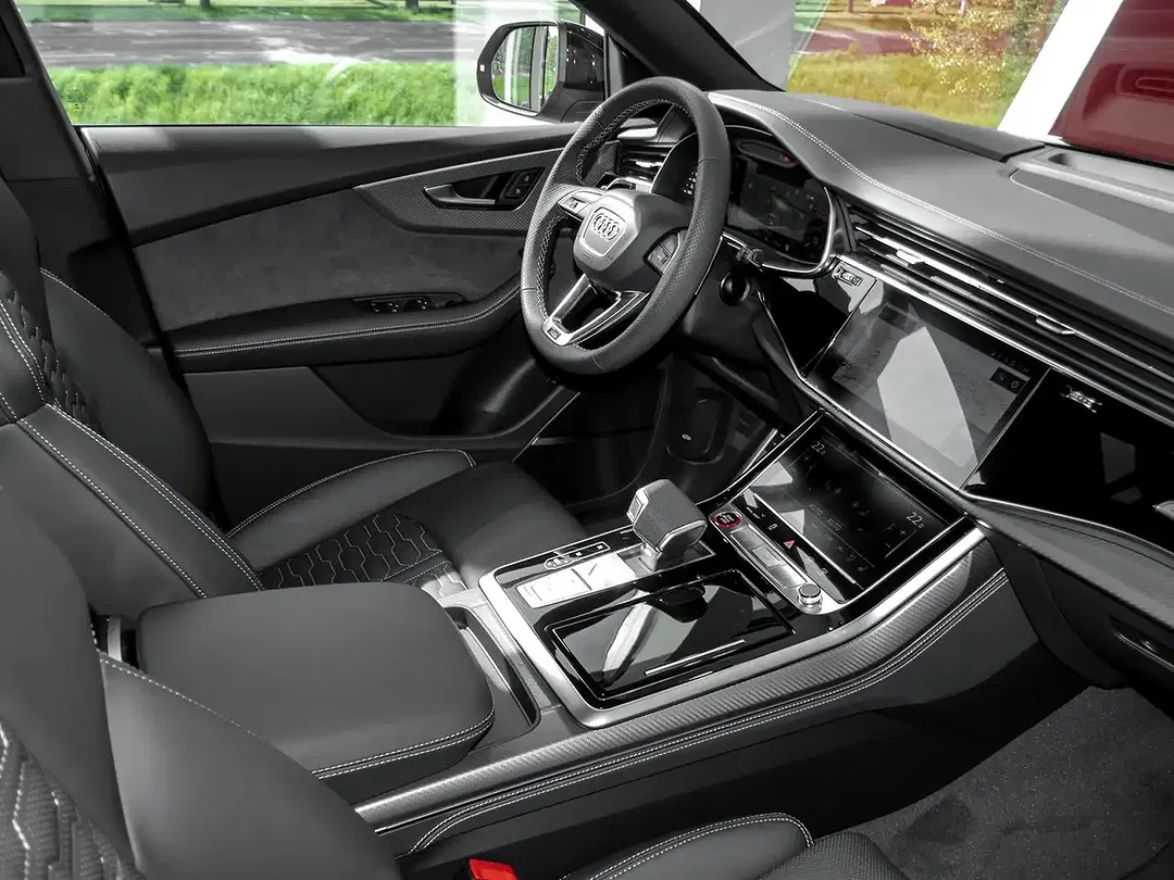 Audi RS Q8 - Thumbnail 3