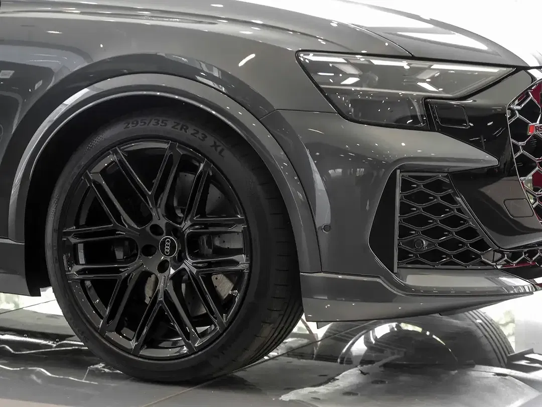 Audi RS Q8 - Thumbnail 5