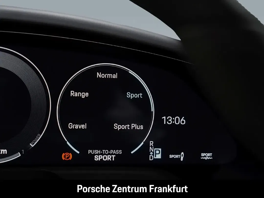 Porsche Taycan - Thumbnail 12