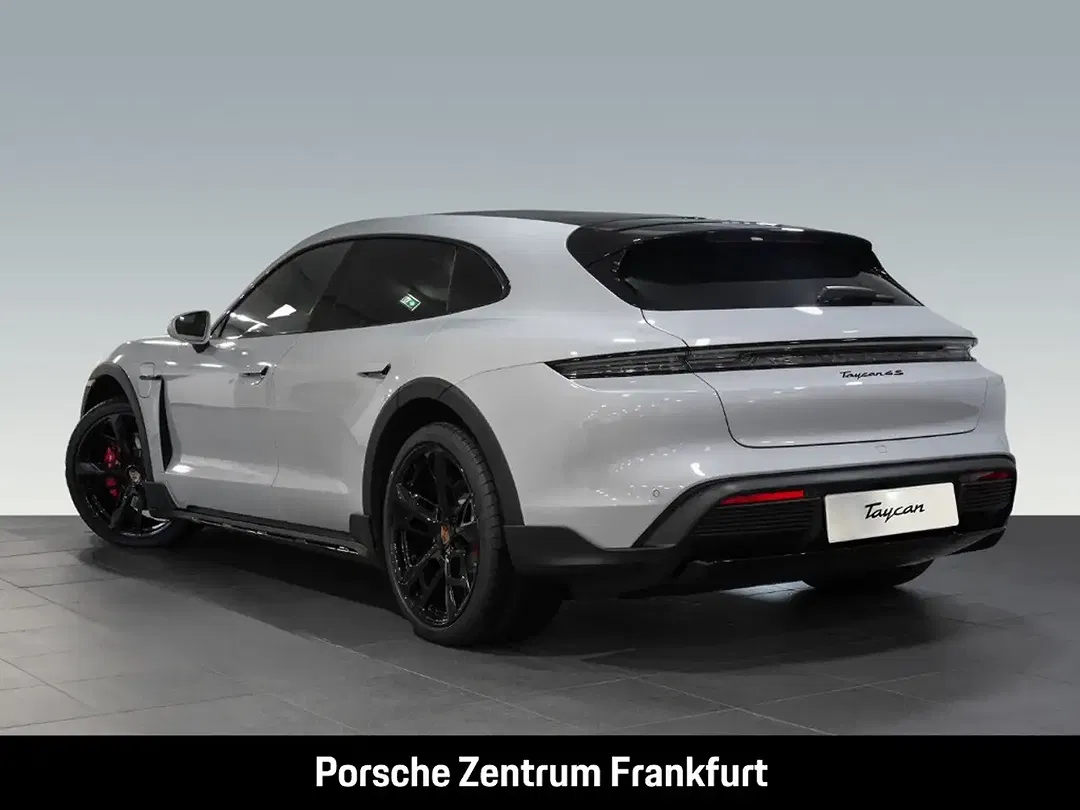 Porsche Taycan - Thumbnail 3