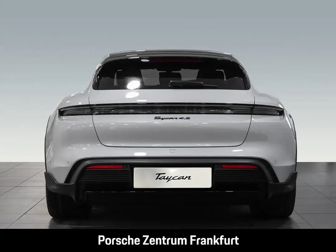 Porsche Taycan - Thumbnail 5
