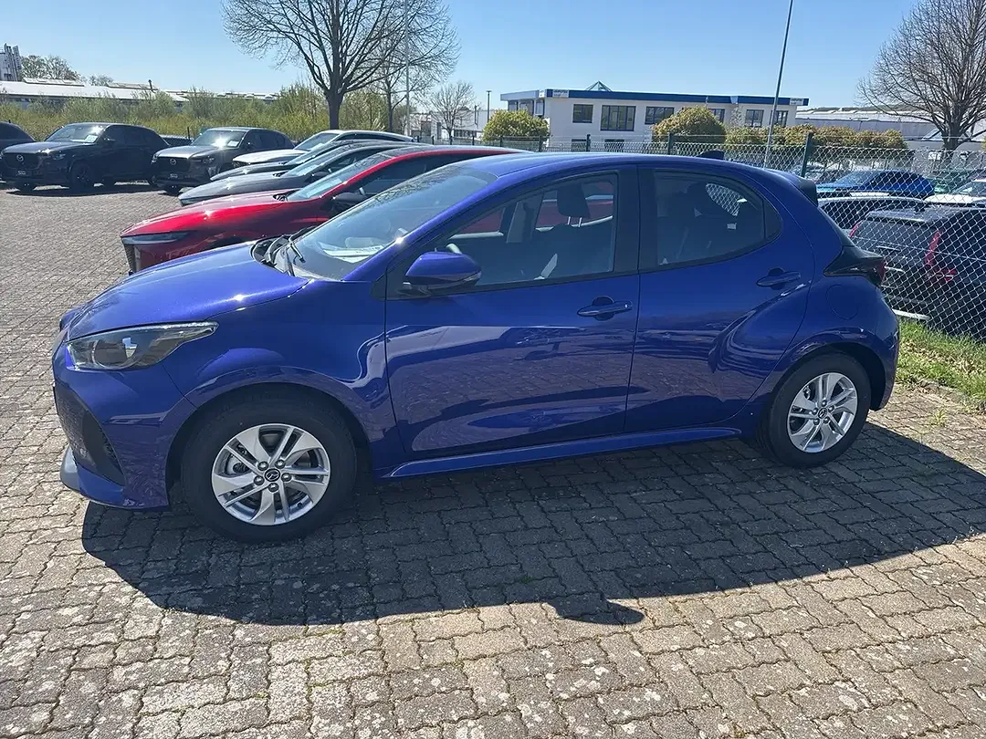 Mazda 2 - Thumbnail 2