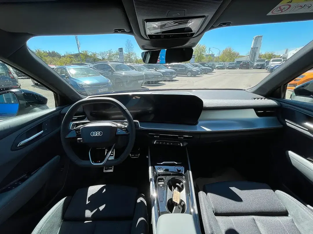 Audi Q3 - Thumbnail 14