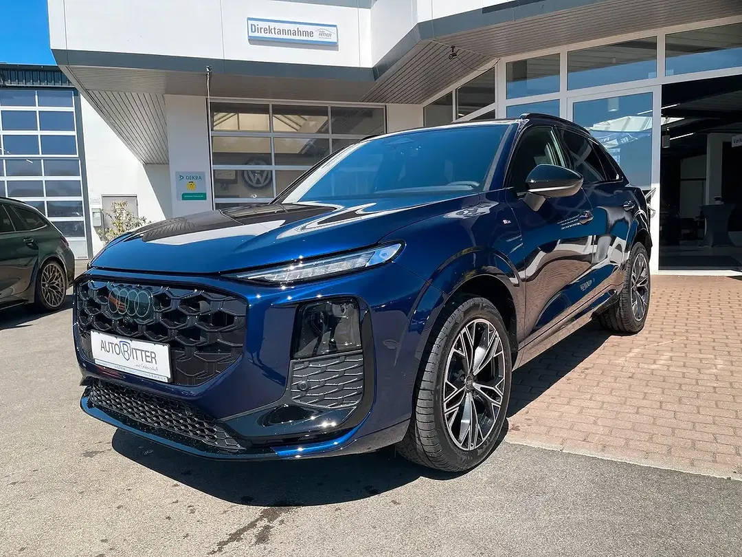 Audi Q3 - Thumbnail 3