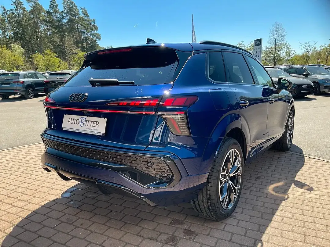 Audi Q3 - Thumbnail 4