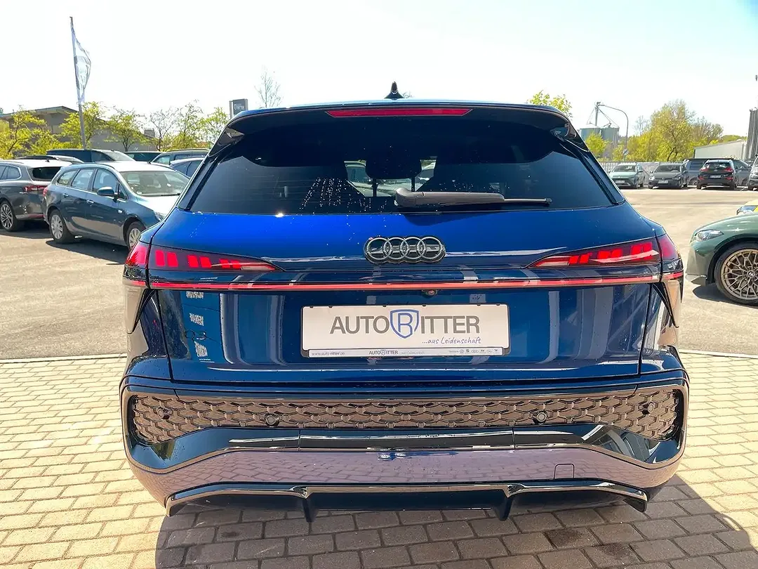 Audi Q3 - Thumbnail 5