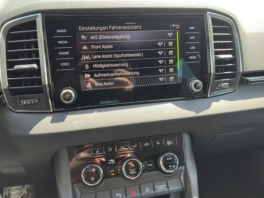 Skoda Karoq - Thumbnail 13