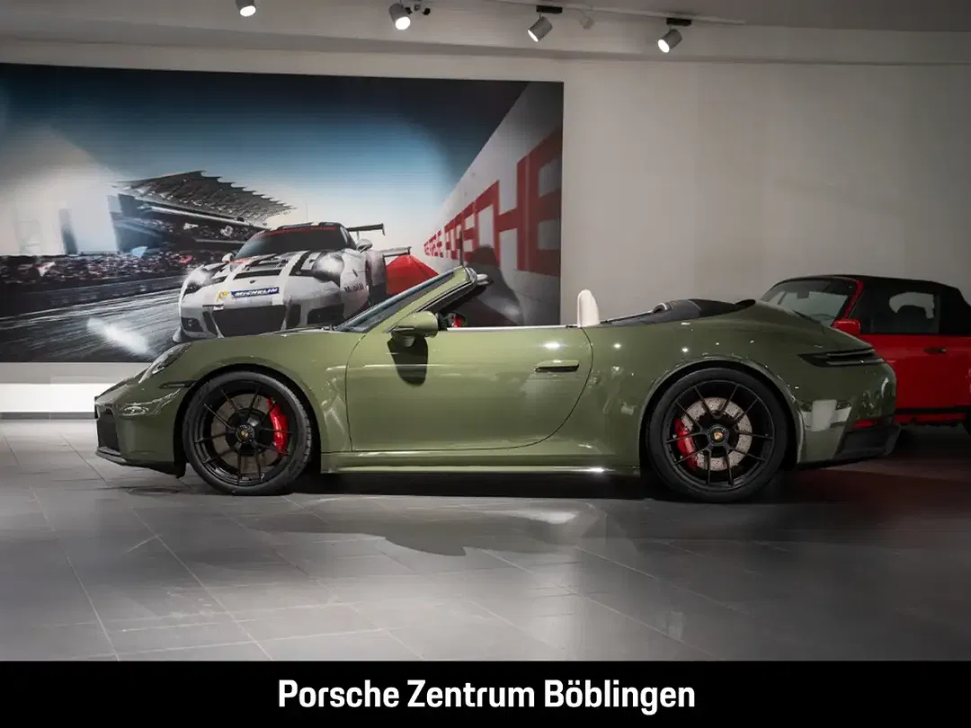 Porsche 992 - Thumbnail 2