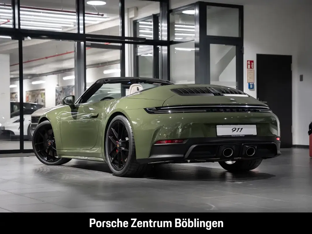 Porsche 992 - Thumbnail 3