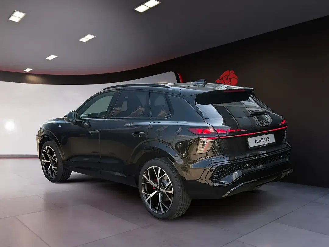 Audi Q3 - Thumbnail 3