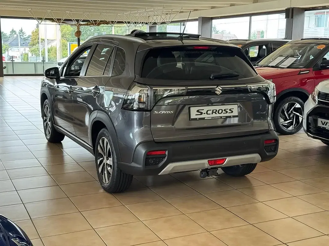Suzuki S-Cross - Thumbnail 5