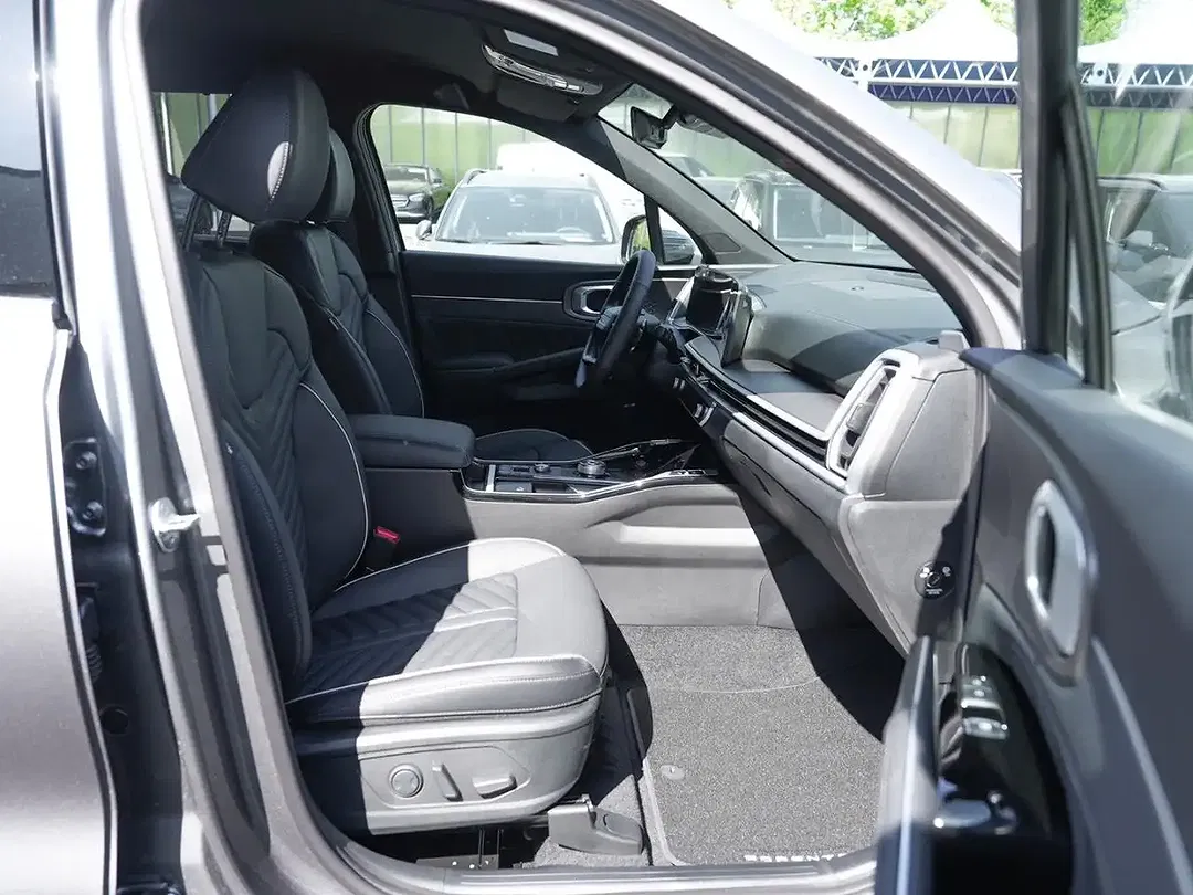 Kia Sorento - Thumbnail 9