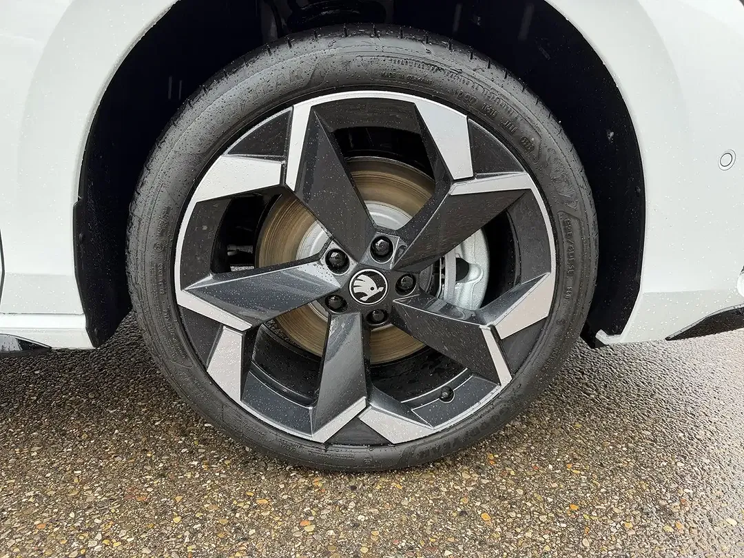 Skoda Superb - Thumbnail 14