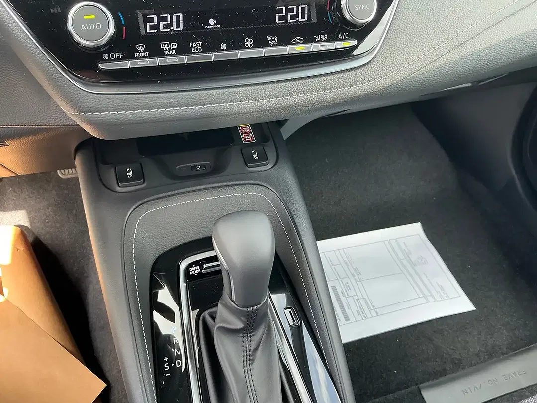 Toyota Corolla - Thumbnail 11