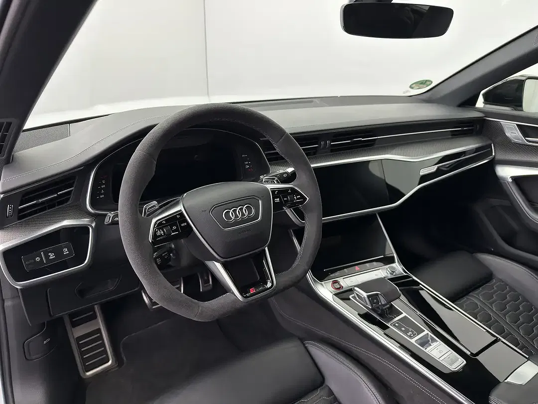 Audi RS6 - Thumbnail 9