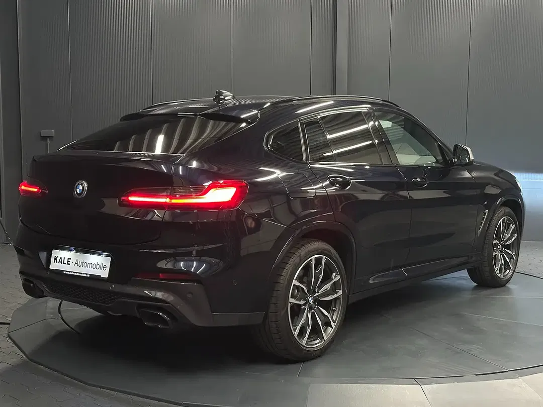 BMW X4 M - Thumbnail 3