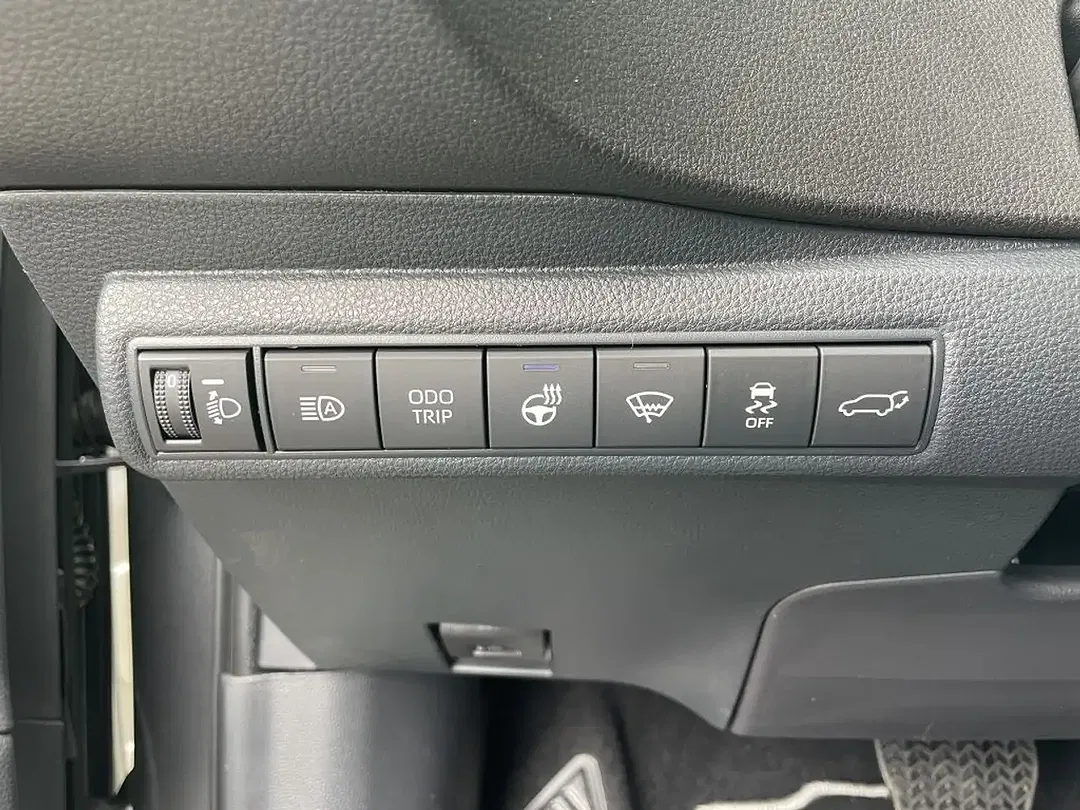 Toyota Corolla - Thumbnail 13