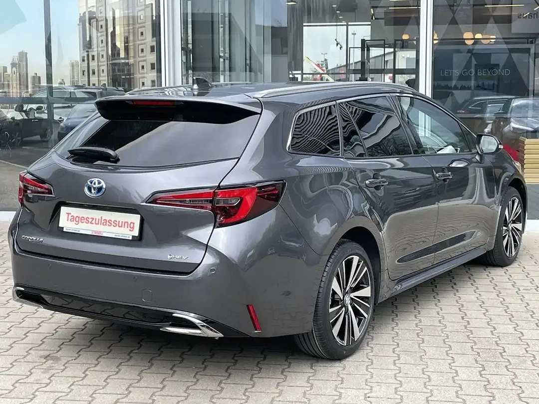 Toyota Corolla - Thumbnail 4