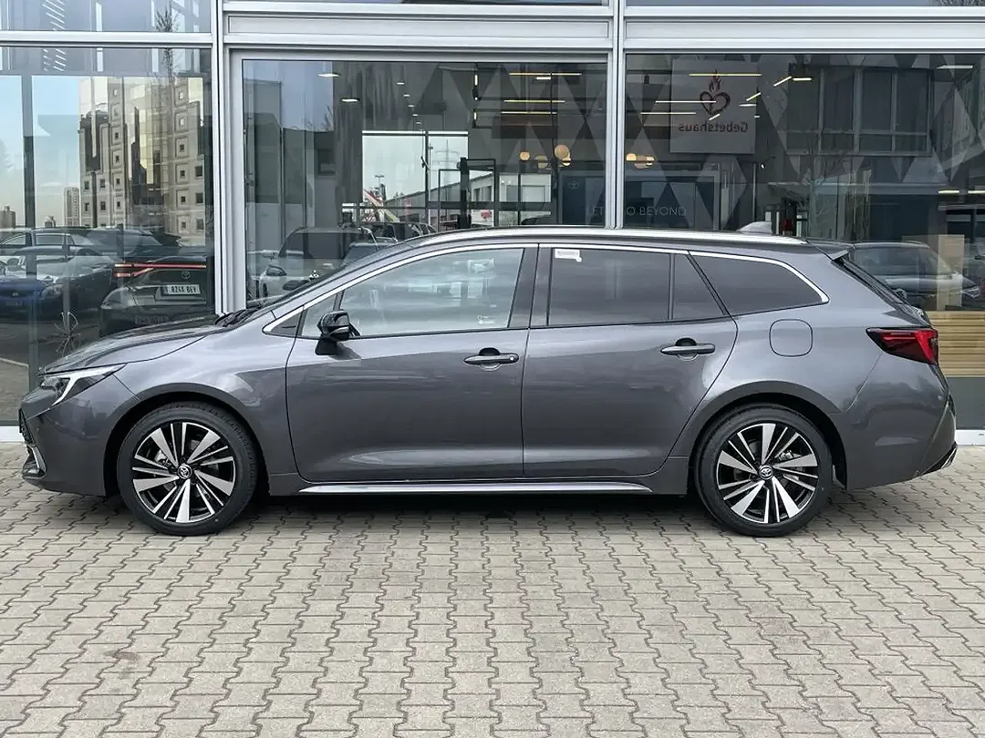 Toyota Corolla - Thumbnail 6