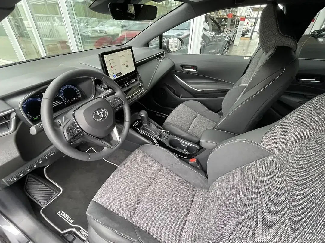 Toyota Corolla - Thumbnail 7