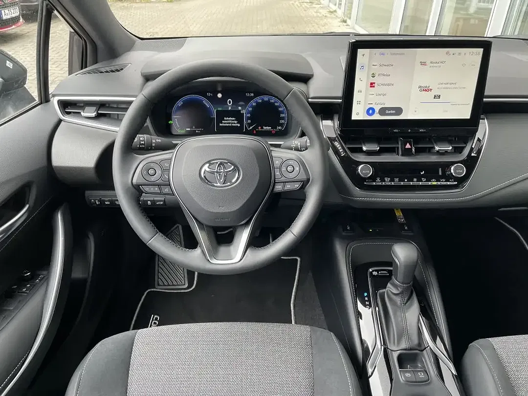 Toyota Corolla - Thumbnail 8