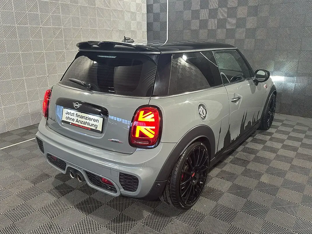 MINI John Cooper Works - Thumbnail 4