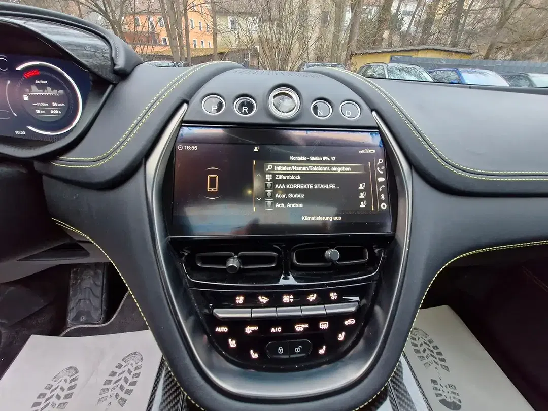 Aston Martin DBX - Thumbnail 15