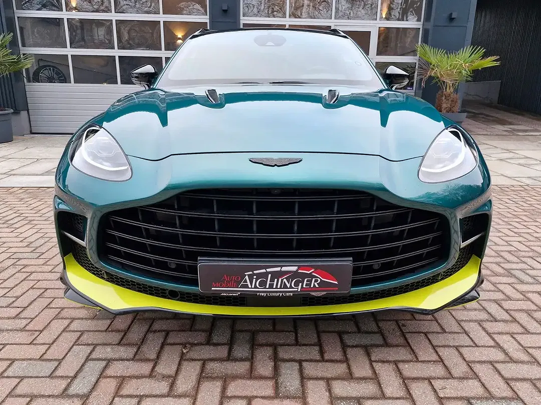 Aston Martin DBX - Thumbnail 2