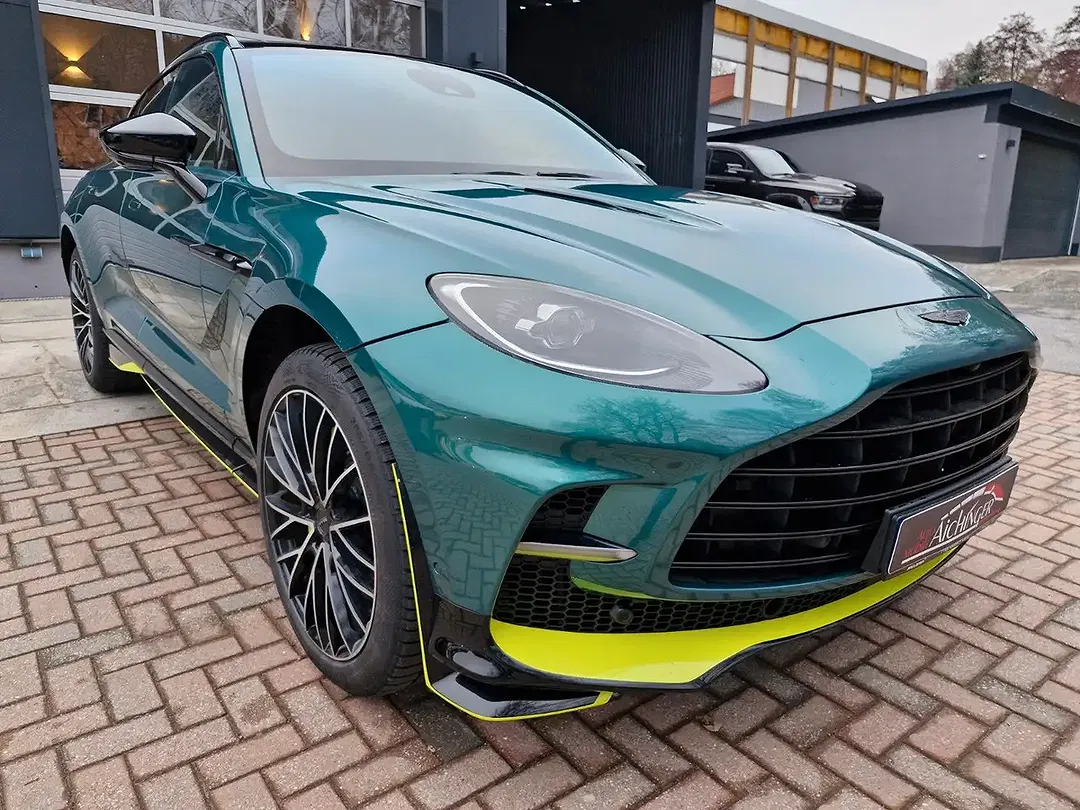 Aston Martin DBX - Thumbnail 3