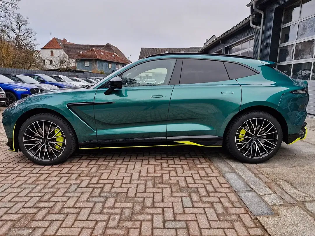 Aston Martin DBX - Thumbnail 8