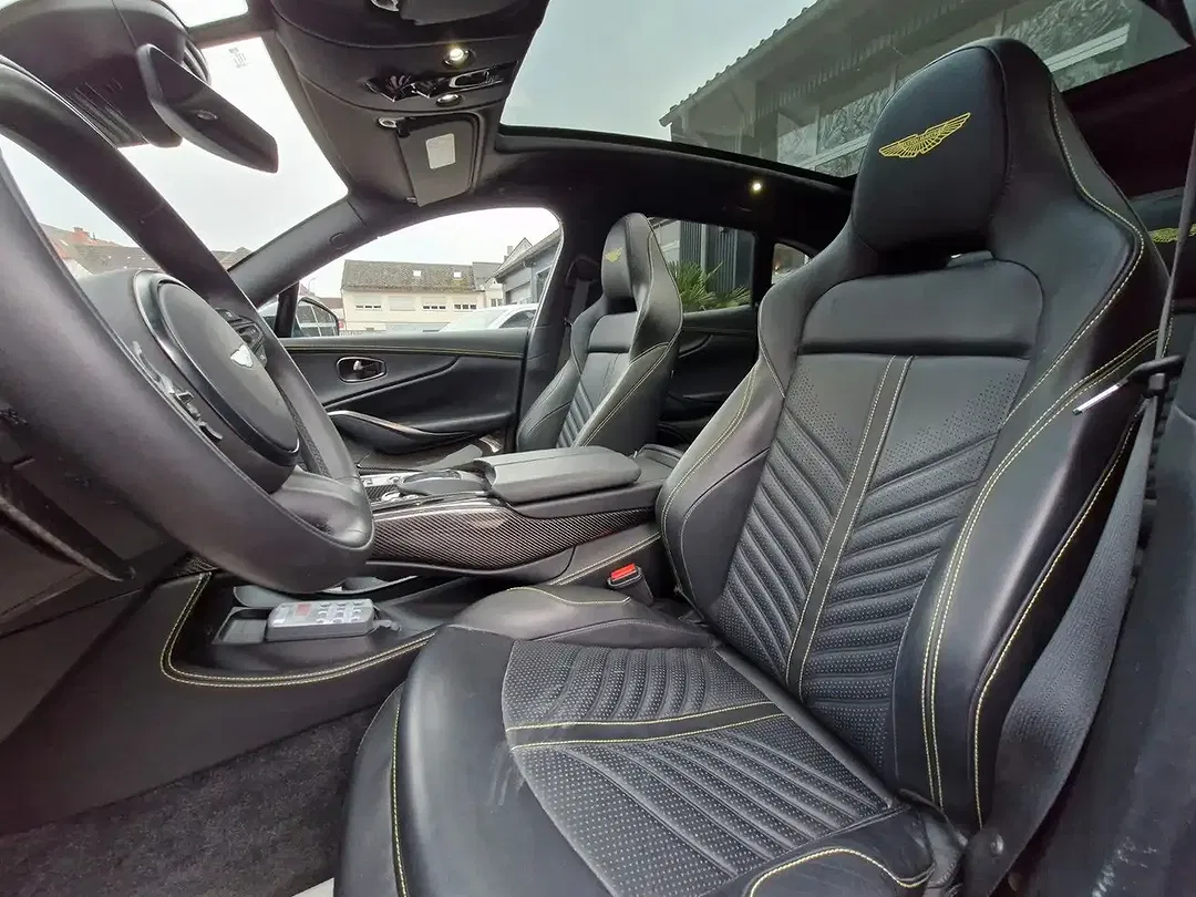 Aston Martin DBX - Thumbnail 9