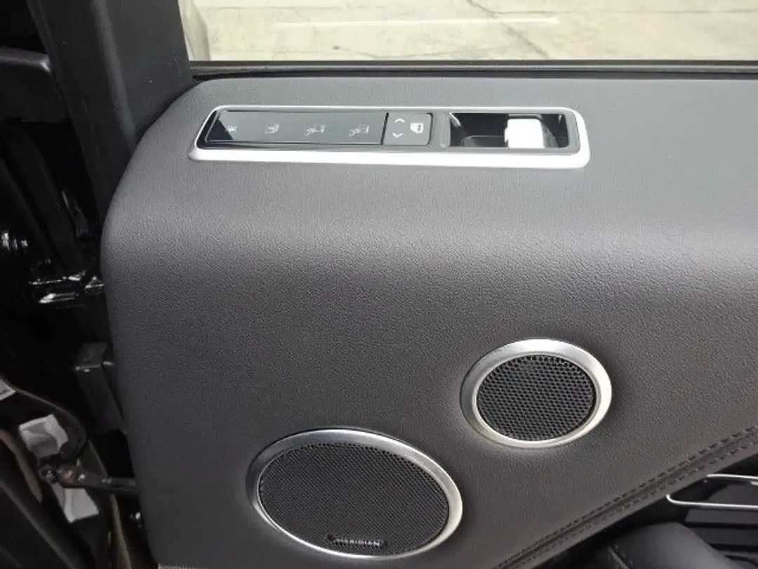 Land Rover Range Rover - Thumbnail 11