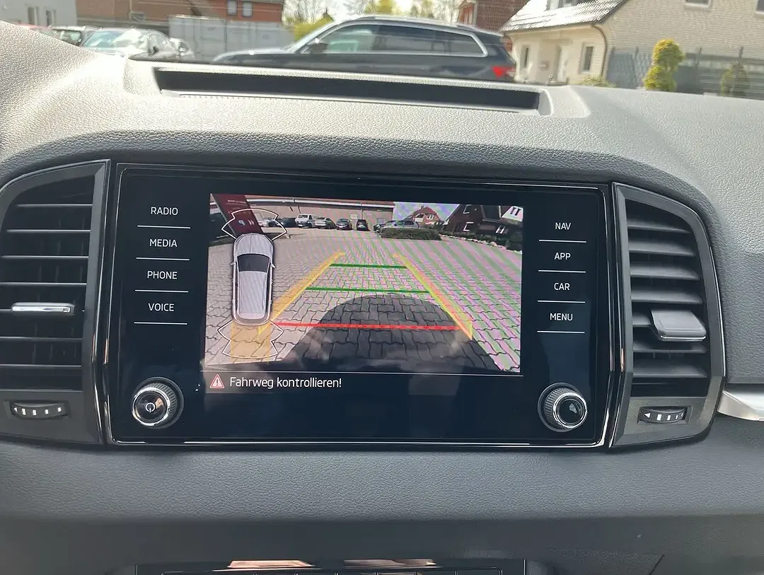 Skoda Karoq - Thumbnail 15