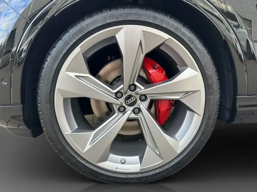 Audi Q7 - Thumbnail 10