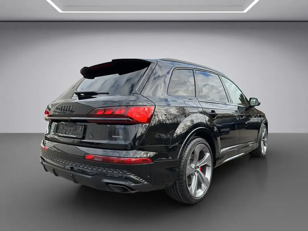 Audi Q7 - Thumbnail 6