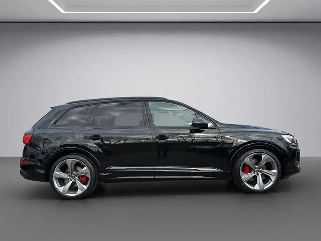 Audi Q7 - Thumbnail 7