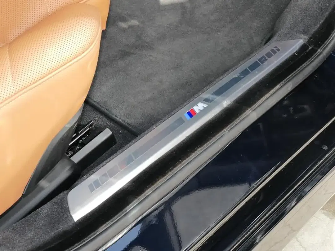 BMW i7 - Thumbnail 11