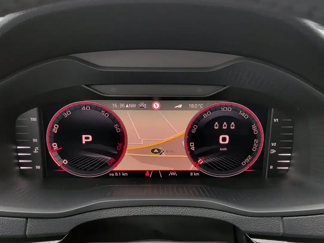 Skoda Karoq - Thumbnail 9