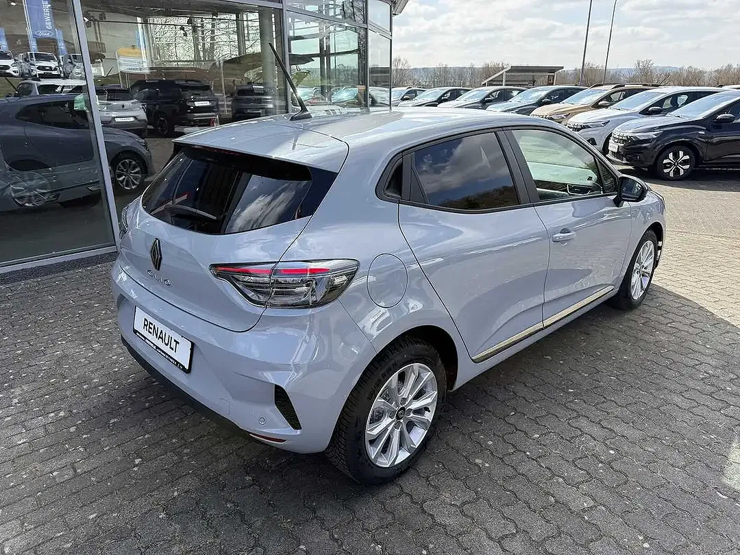 Renault Clio - Thumbnail 4